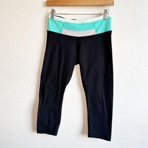 Lululemon Black & Teal Crop Workout Leggings Size 6
